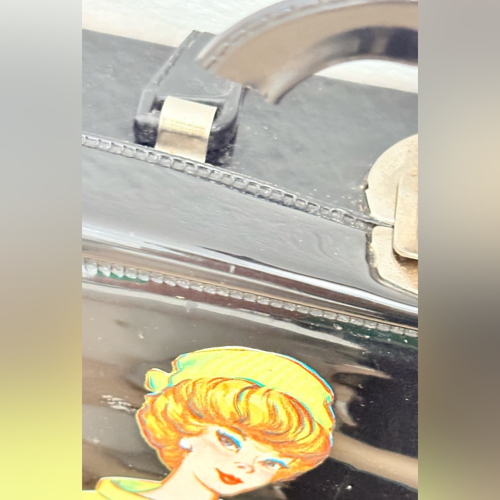 VINTAGE BARBIE MATTEL
BLACK DOLL CARRYING
CASE VIVID BOLD COLORS
COLLECTIBLE - Picture 8 of 13
